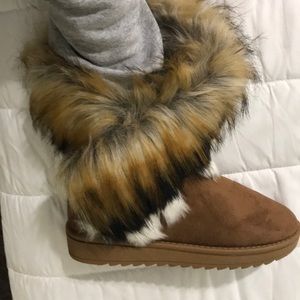 Tribal fur boots